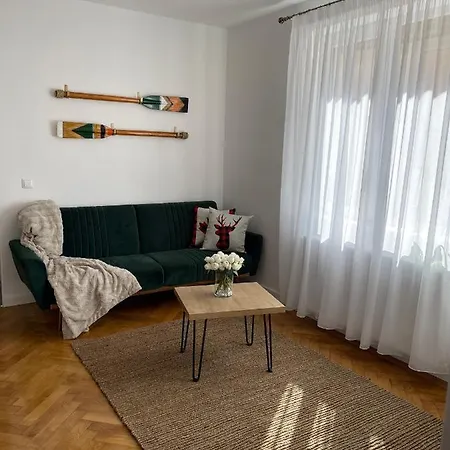 Maple Apartman Brassó