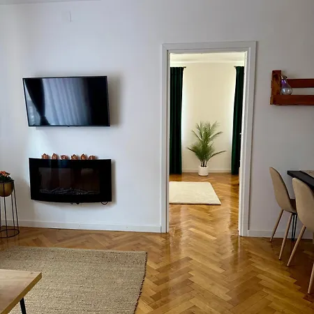 Maple Apartment Brasov